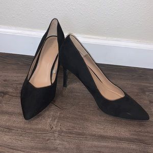 A New Day size 7 black pointed toe heels